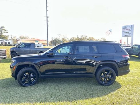 New 2025 Jeep Grand Cherokee L Limited w/ Luxury Tech Group II image 19