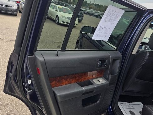 Used 2011 Ford Flex Limited w/ Class III Trailer Tow Pkg image 12