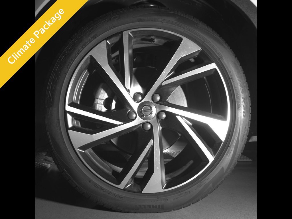 Used 2022 Volvo XC40 T5 R-Design w/ Advanced Package AWD/4WD image 10