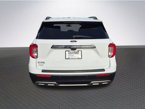 Used 2020 Ford Explorer XLT w/ Equipment Group 202A image 6