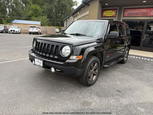 Used 2016 Jeep Patriot 75th Anniversary w/ Power Value Group AWD/4WD image 3