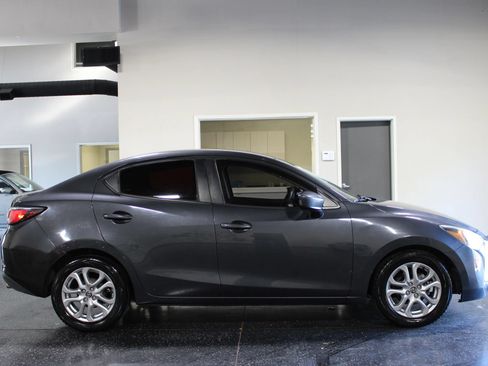 Used 2016 Scion iA FWD image 2