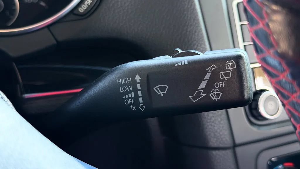 Used 2011 Volkswagen GTI 4-Door FWD image 43