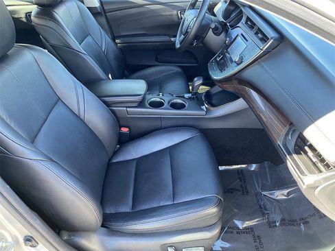 Used 2015 Toyota Avalon Limited image 9