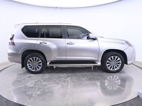 Used 2021 Lexus GX 460 Luxury w/ Accessory Package image 8