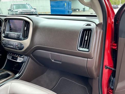 Used 2022 GMC Canyon Denali image 14