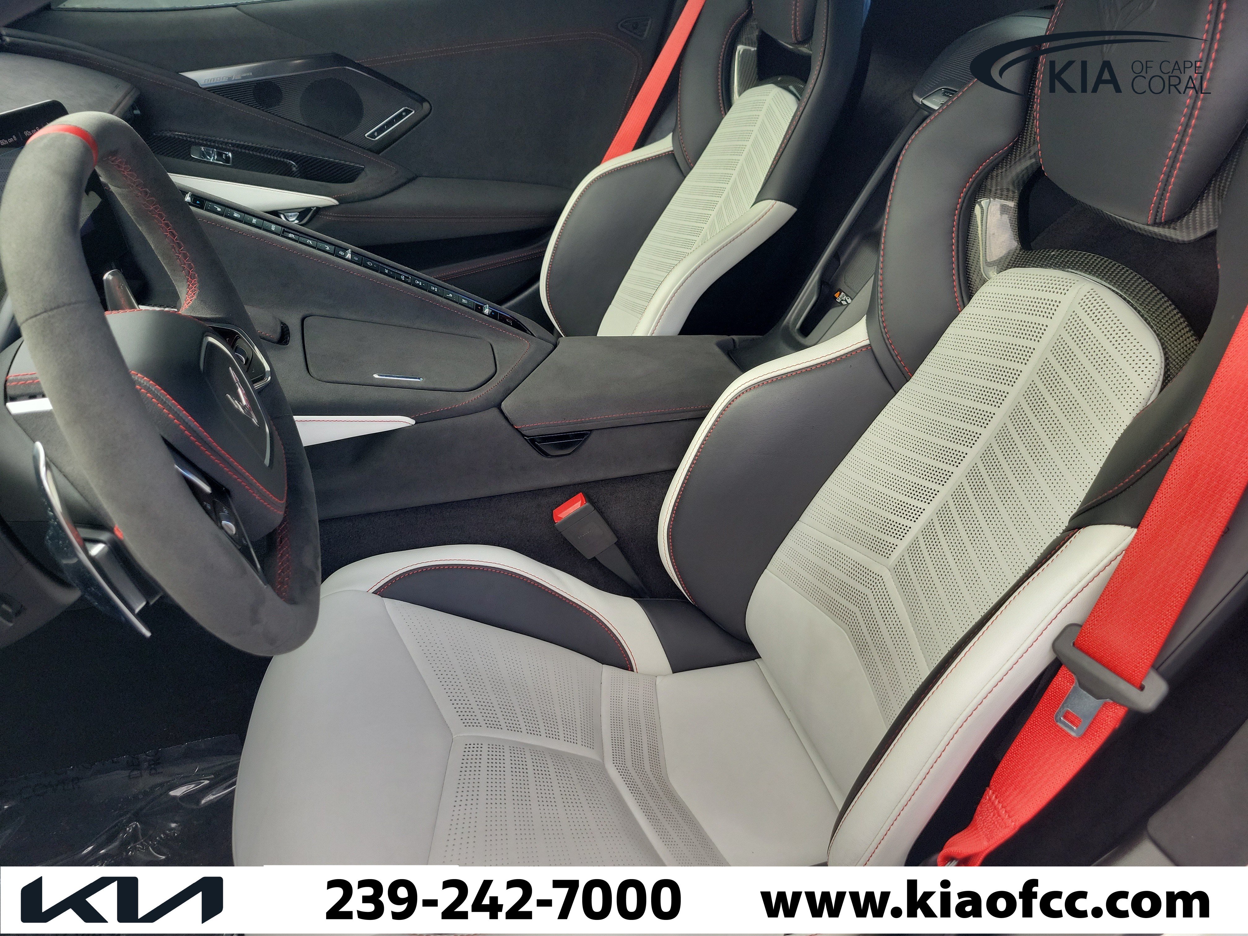 Used 2023 Chevrolet Corvette Stingray Premium Conv w/ Z51 Performance Package RWD image 15