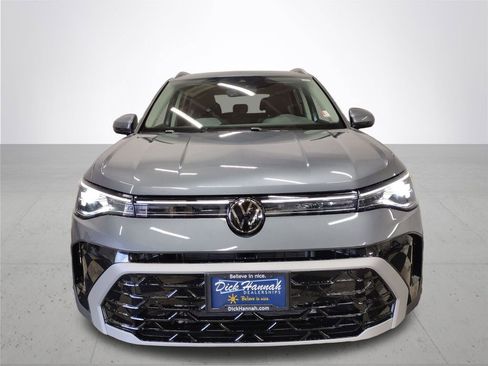 New 2025 Volkswagen Taos SEL image 3