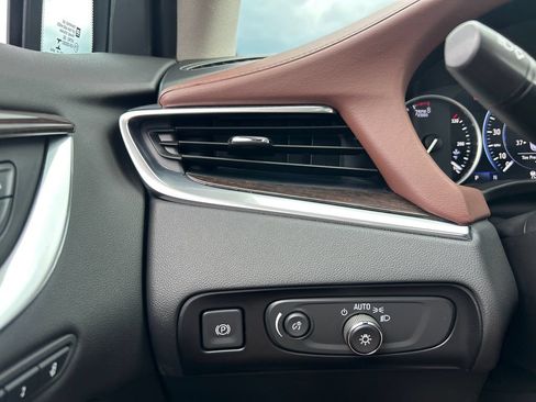 Certified 2020 Buick Enclave Avenir w/ Avenir Technology Package FWD image 21