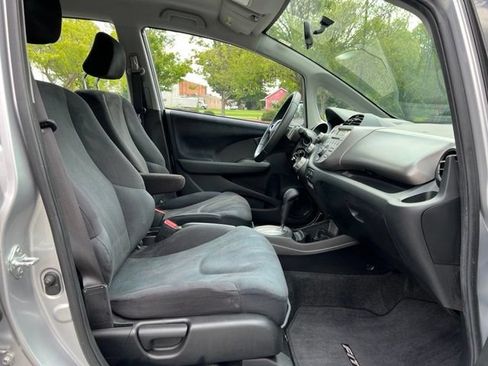 Used 2011 Honda Fit Sport image 23