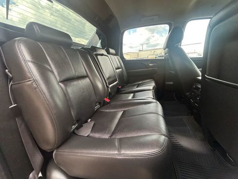 Used 2013 Chevrolet Avalanche LT image 43