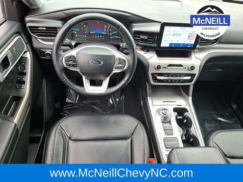 Used 2023 Ford Explorer XLT w/ Equipment Group 202A image 12