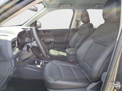 New 2025 Ford Maverick Lariat w/ Black Appearance Package image 3