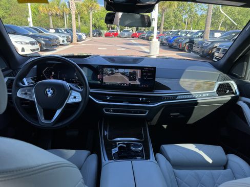 Certified 2024 BMW X7 xDrive40i w/ Premium Package AWD/4WD image 29