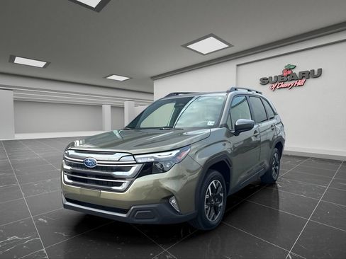 Certified 2025 Subaru Forester Premium w/ Convenience Package #1 AWD/4WD image 4