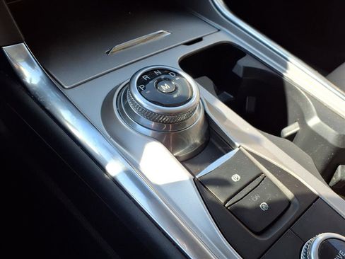 Used 2020 Ford Explorer Limited w/ Class III Trailer Tow Package image 8