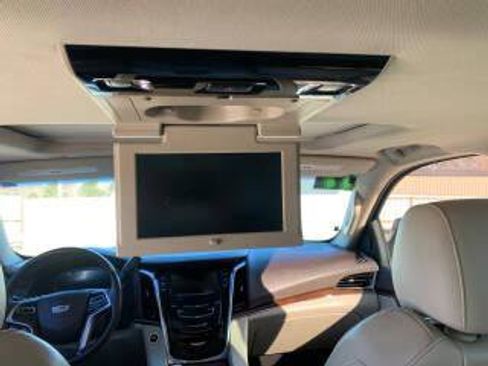 Used 2017 Cadillac Escalade Premium Luxury image 26