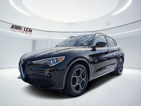 Used 2022 Alfa Romeo Stelvio Ti image 7