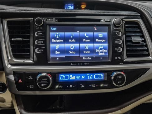 Used 2018 Toyota Highlander XLE FWD image 26