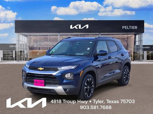 Used 2022 Chevrolet TrailBlazer LT FWD image 3