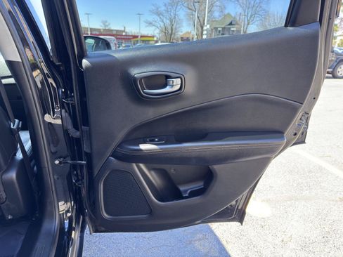 Used 2019 Jeep Compass Limited AWD/4WD image 34