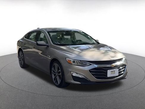 Used 2024 Chevrolet Malibu LT image 3