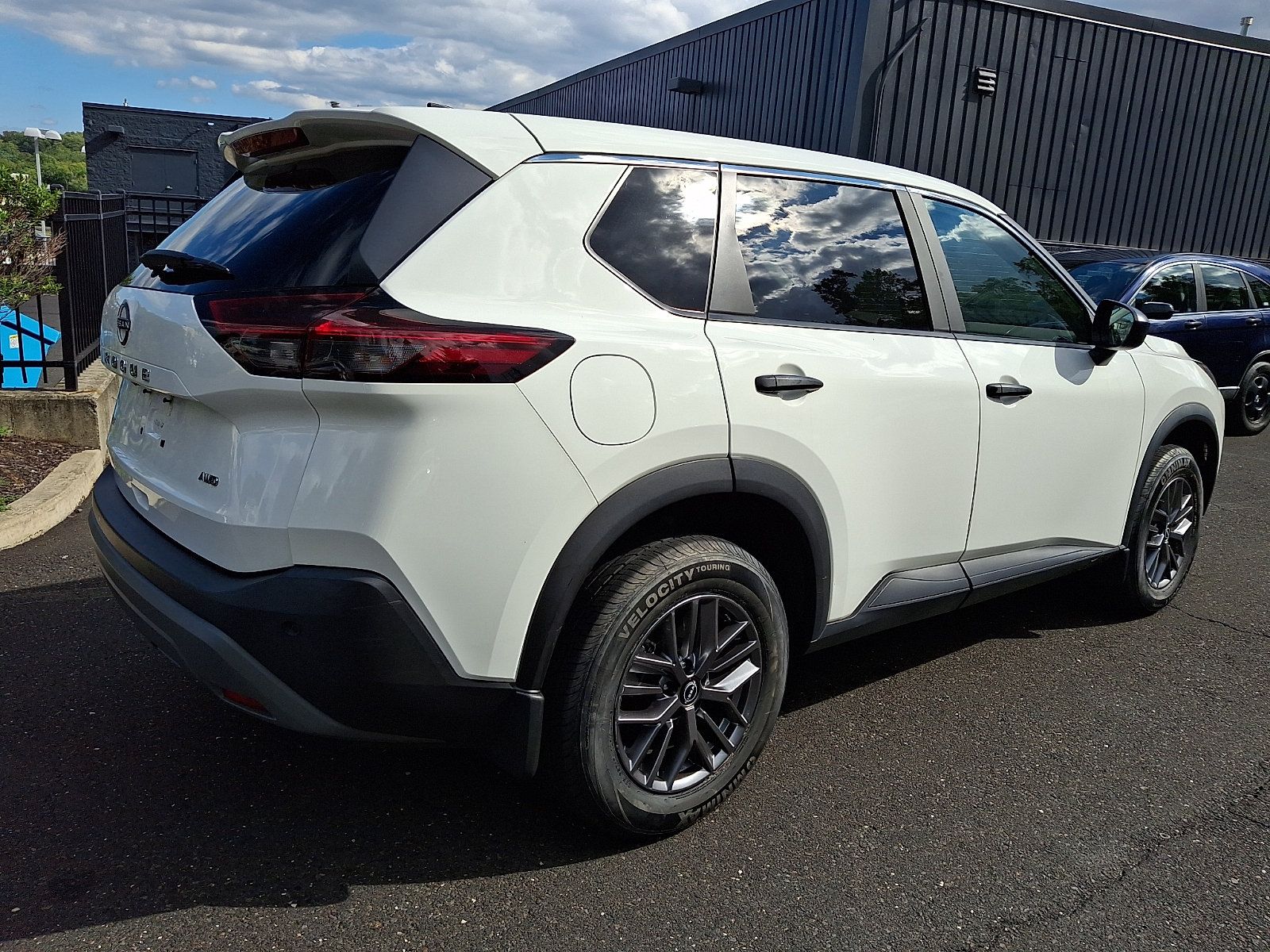 Certified 2023 Nissan Rogue S AWD/4WD image 6