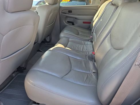 Used 2005 Chevrolet Tahoe LT w/ LT Preferred Equipment Group AWD/4WD image 15