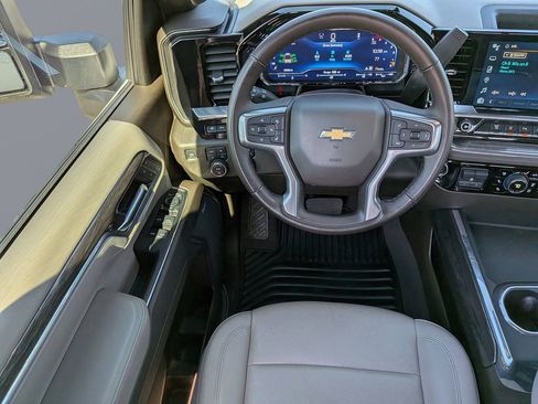 Used 2025 Chevrolet Silverado 2500 LTZ w/ Z71 Chrome Sport Edition image 17