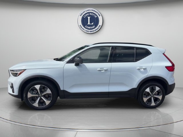 Certified 2026 Volvo XC40 B5 Plus AWD/4WD image 14