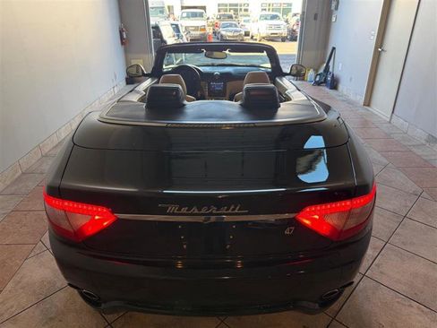 Used 2010 Maserati GranTurismo Convertible image 13