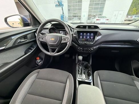 Used 2023 Chevrolet TrailBlazer LT w/ Convenience Package AWD/4WD image 18