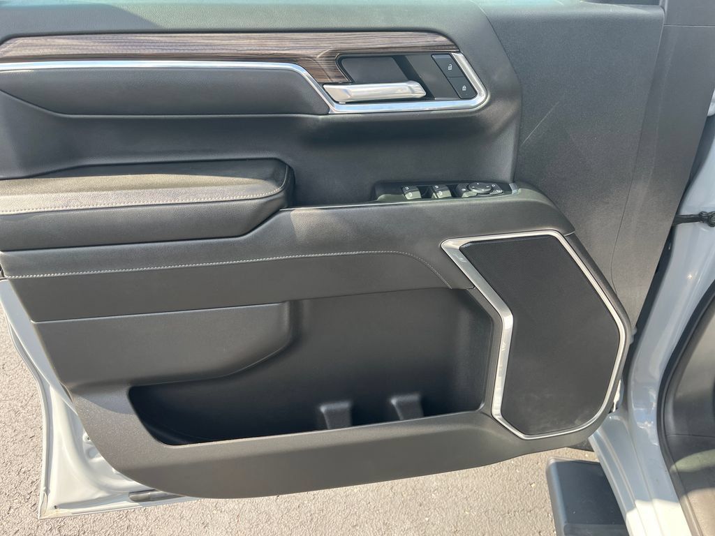 Used 2024 Chevrolet Silverado 1500 LT AWD/4WD image 12