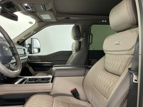 Used 2025 Ford F350 Platinum w/ Platinum Plus Package AWD/4WD image 18