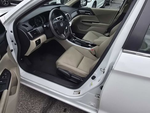 Used 2015 Honda Accord LX image 31