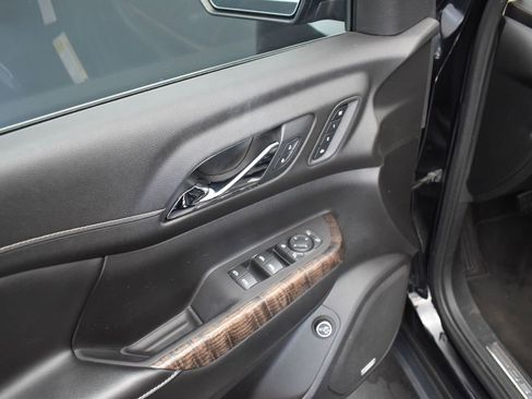 Used 2020 GMC Acadia Denali image 10