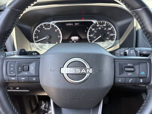 Used 2025 Nissan Rogue SV AWD/4WD image 30