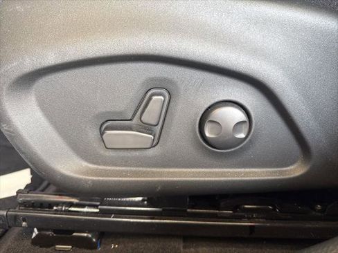 Certified 2023 Jeep Compass Limited image 18