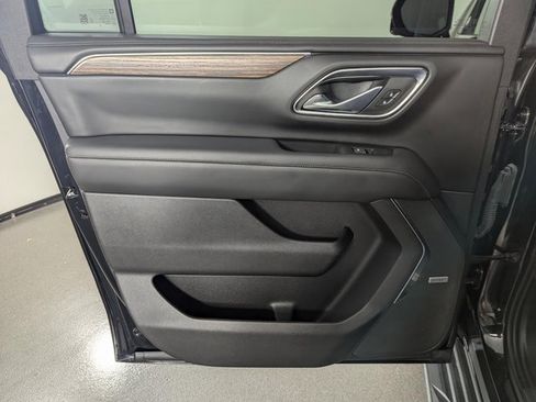 Used 2023 Chevrolet Suburban High Country image 20