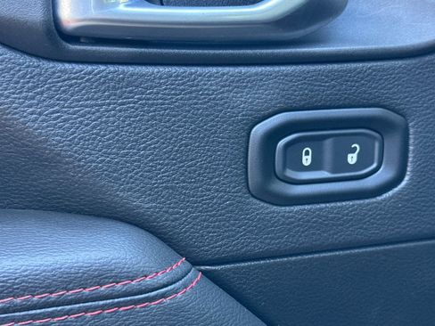 Used 2022 Jeep Gladiator Rubicon w/ LED Lighting Group AWD/4WD image 12