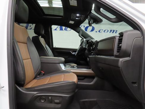 Used 2024 Chevrolet Silverado 2500 High Country image 35