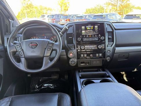 Used 2020 Nissan Titan PRO-4X w/ Pro-4x Convenience Package image 16