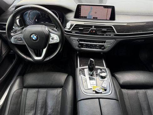 Used 2019 BMW 740i w/ Executive Package image 23
