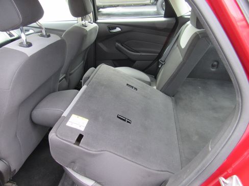Used 2012 Ford Focus SE FWD image 31