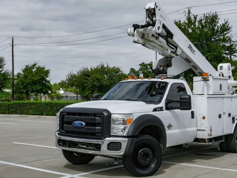 Used 2014 Ford F550 2WD Regular Cab Super Duty image 5