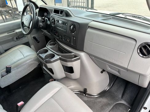 Used 2014 Ford E-150 and Econoline 150 image 22