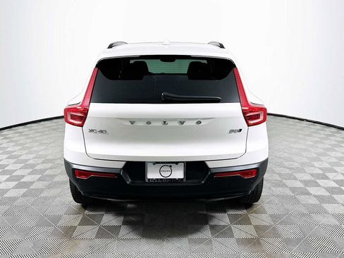 Used 2023 Volvo XC40 B5 Plus w/ Protection Package Premier AWD/4WD image 6