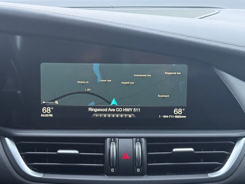 Used 2017 Alfa Romeo Giulia Ti w/ TI 19" Sport Package image 10