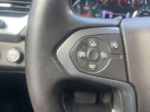 Used 2017 Chevrolet Suburban LT image 18
