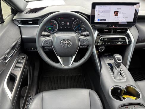 Used 2024 Toyota Venza Nightshade image 4